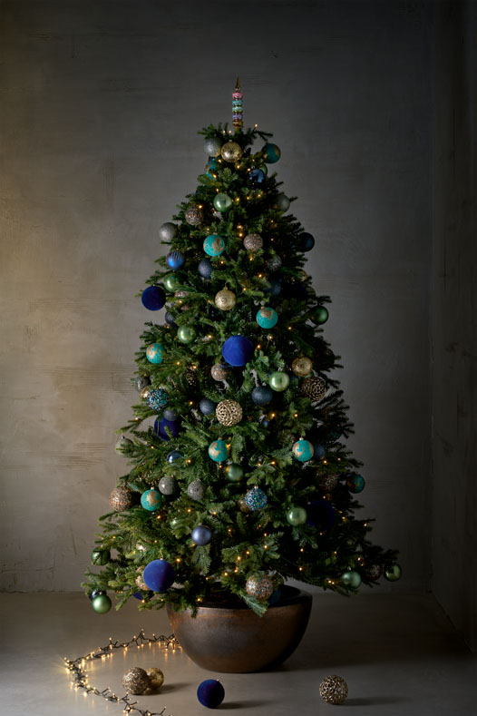 Kunstkerstboom met blauwe kerstballen: mint/blauw