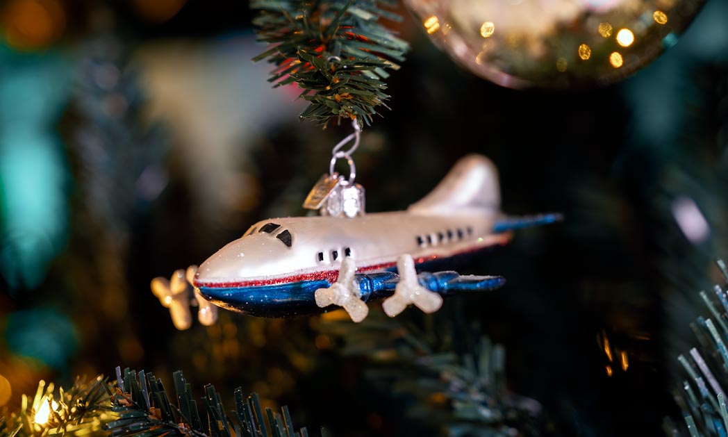 Gekke kerstbal een vliegtuig